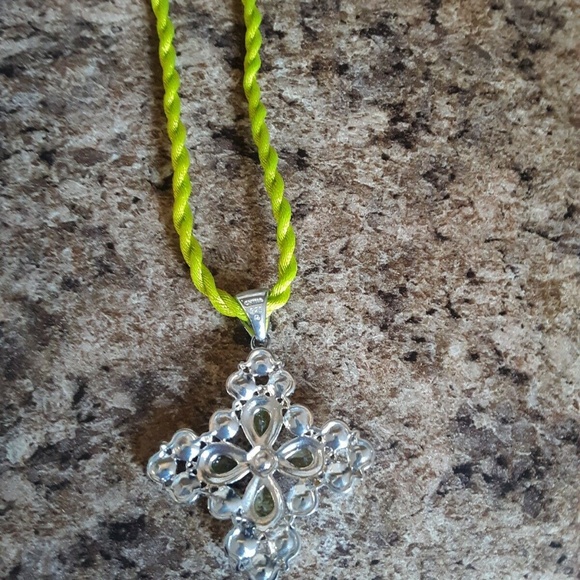 Ross Simmons Peridot necklace. - Picture 5 of 6
